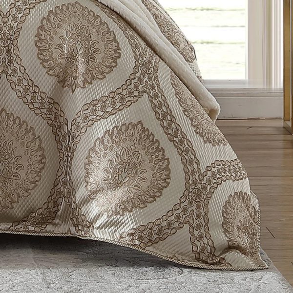 Sistine Gold Quilt Cover Set by Davinci Online